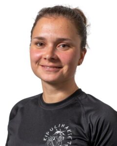 Hieroja Anni Vainola, kipulihakset.fi
